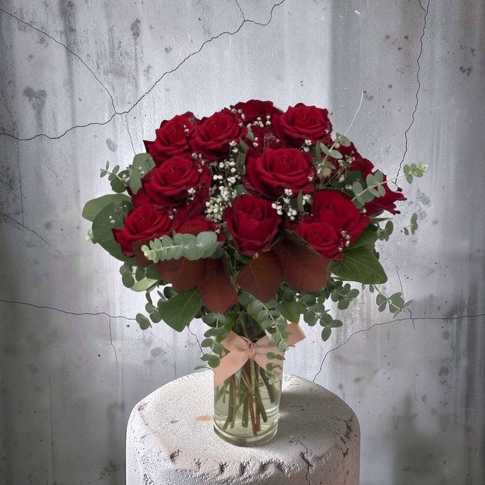 Do Your Love Me | Vase of Red Roses | Preserved Fleurs